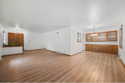 W164N10543  Timberline Ct, Germantown, WI 53022 - Photo 6