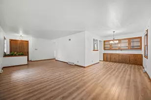 W164N10543 Timberline Ct, Germantown, WI 53022 - Photo 6