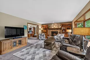W144N4871 Stone Dr, Menomonee Falls, WI 53051 - Photo 24