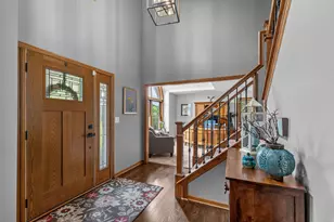 W144N4871 Stone Dr, Menomonee Falls, WI 53051 - Photo 8