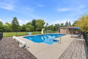 W144N4871 Stone Dr, Menomonee Falls, WI 53051 - Photo 60