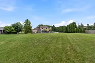 W144N4871 Stone Dr, Menomonee Falls, WI 53051 - Photo 76
