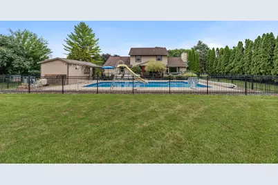 W144N4871  Stone Dr, Menomonee Falls, WI 53051 - Photo 72