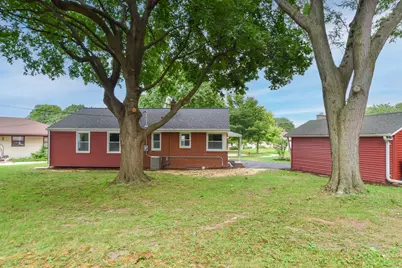 3675 S Taylor Ct, Milwaukee, WI 53207 - Photo 34