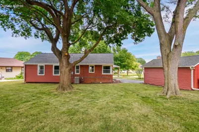 3675 S Taylor Ct, Milwaukee, WI 53207 - Photo 38