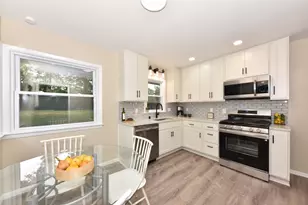 3675 S Taylor Ct, Milwaukee, WI 53207 - Photo 14
