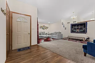 4102 W Minnesota Ct, Franklin, WI 53132 - Photo 2