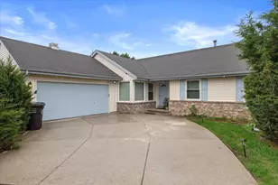 4102 W Minnesota Ct, Franklin, WI 53132 - Photo 1