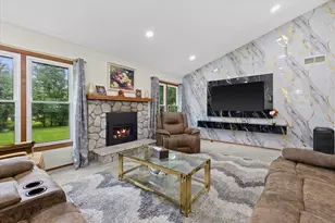4102 W Minnesota Ct, Franklin, WI 53132 - Photo 6