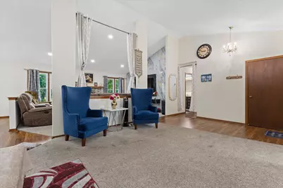 4102 W Minnesota Ct, Franklin, WI 53132 - Photo 8