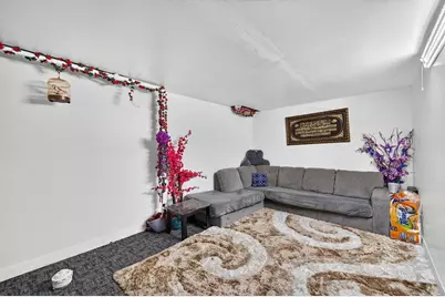 6334 S 20th St, Milwaukee, WI 53221 - Photo 10