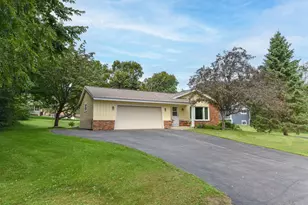 W193S7137 Hillview Dr, Muskego, WI 53150 - Photo 4