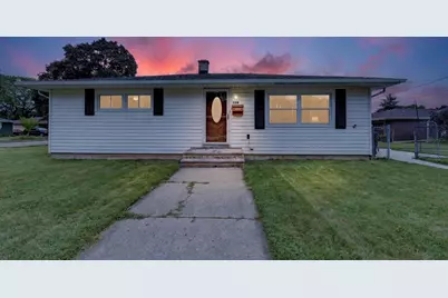 2318  32nd St, Kenosha, WI 53140 - Photo 2