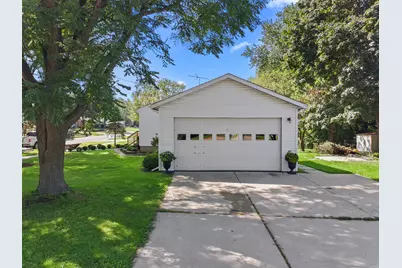 426 N Church St, Elkhorn, WI 53121 - Photo 4