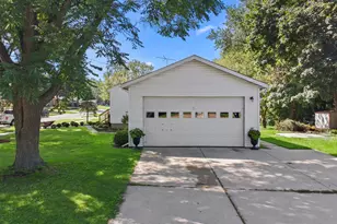 426 N Church St, Elkhorn, WI 53121 - Photo 4