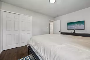 9807 W Morgan Ave, Milwaukee, WI 53228 - Photo 20