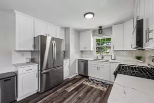9807 W Morgan Ave, Milwaukee, WI 53228 - Photo 8