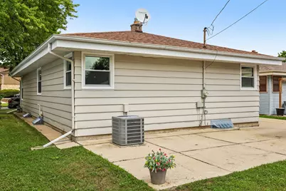 9807 W Morgan Ave, Milwaukee, WI 53228 - Photo 34