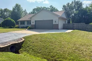 N9631 Emerald Ln, Harrison, WI 54915 - Photo 2