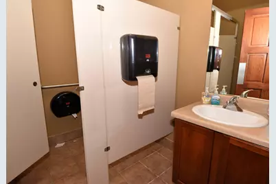 112 E Oak St, Juneau, WI 53039 - Photo 28