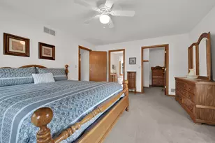7941 S Cecily Dr, Oak Creek, WI 53154 - Photo 16