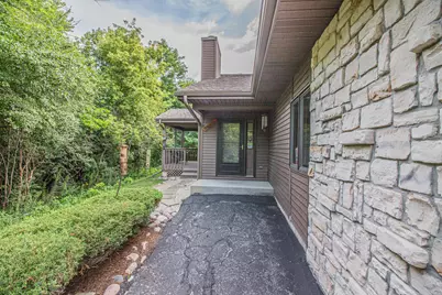 N81W13172  Country Terrace Ln #A, Menomonee Falls, WI 53051 - Photo 14