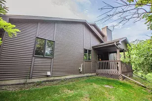 N81W13172 Country Terrace Ln, Menomonee Falls, WI 53051 - Photo 16
