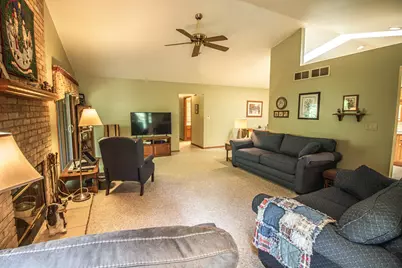 N81W13172  Country Terrace Ln #A, Menomonee Falls, WI 53051 - Photo 20