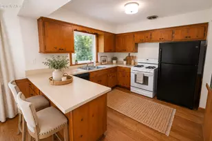 11800 Timberline Ln, Hales Corners, WI 53130 - Photo 16