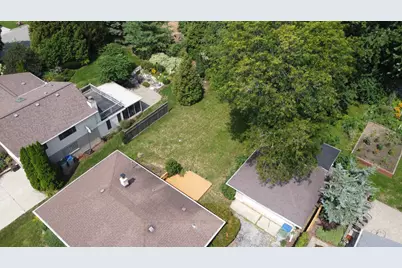 3412 W Wanda Ave, Milwaukee, WI 53221 - Photo 8