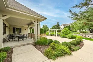 1107 Woodland Hills Dr, Waukesha, WI 53188 - Photo 38