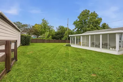 6122 W Idaho St, Milwaukee, WI 53219 - Photo 20