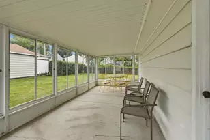 6122 W Idaho St, Milwaukee, WI 53219 - Photo 18