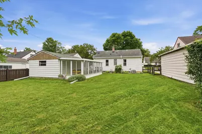 6122 W Idaho St, Milwaukee, WI 53219 - Photo 22