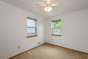2932 N Dr William Finlayson St, Milwaukee, WI 53212 - Photo 22