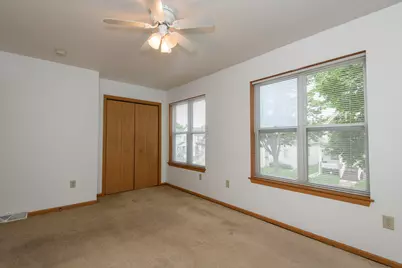2932 N Dr William Finlayson St, Milwaukee, WI 53212 - Photo 18