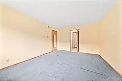 W177N9765  Riversbend Cir, Germantown, WI 53022 - Photo 20