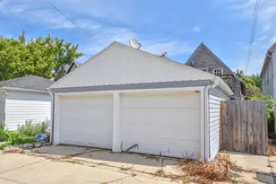 2533 N Fratney St, Milwaukee, WI 53212 - Photo 10