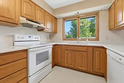 910  Charles Dr, Sparta, WI 54656 - Photo 4