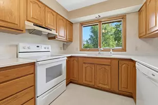 910 Charles Dr, Sparta, WI 54656 - Photo 4