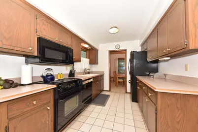 12450 W Ohio Dr, New Berlin, WI 53151 - Photo 10