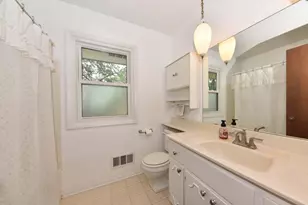 12450 W Ohio Dr, New Berlin, WI 53151 - Photo 22