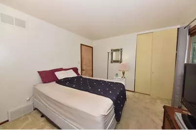 12450 W Ohio Dr, New Berlin, WI 53151 - Photo 20