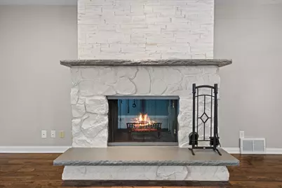 13728 W Honey Ln, New Berlin, WI 53151 - Photo 16