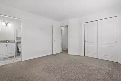 13728 W Honey Ln, New Berlin, WI 53151 - Photo 18