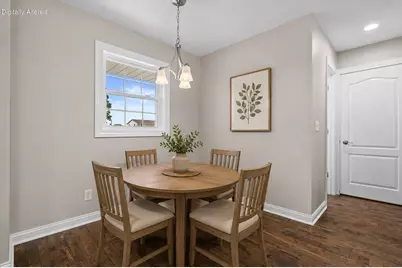 13728 W Honey Ln, New Berlin, WI 53151 - Photo 8