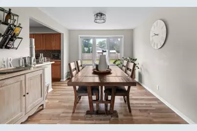 2015  Richmond Ave, Manitowoc, WI 54220 - Photo 8