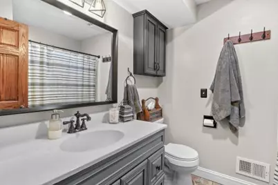 2015  Richmond Ave, Manitowoc, WI 54220 - Photo 4