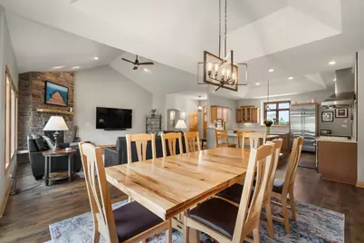 13445 N Laurel Ln, Mequon, WI 53097 - Photo 14