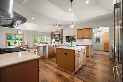 13445 N Laurel Ln, Mequon, WI 53097 - Photo 8